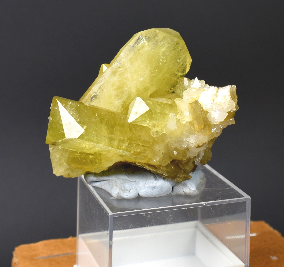 Brazilianite Crystal Cluster with Albite & Muscovite - from Linopolis, Minas Gerais, Brazil, museum quality, 46g - Image 5