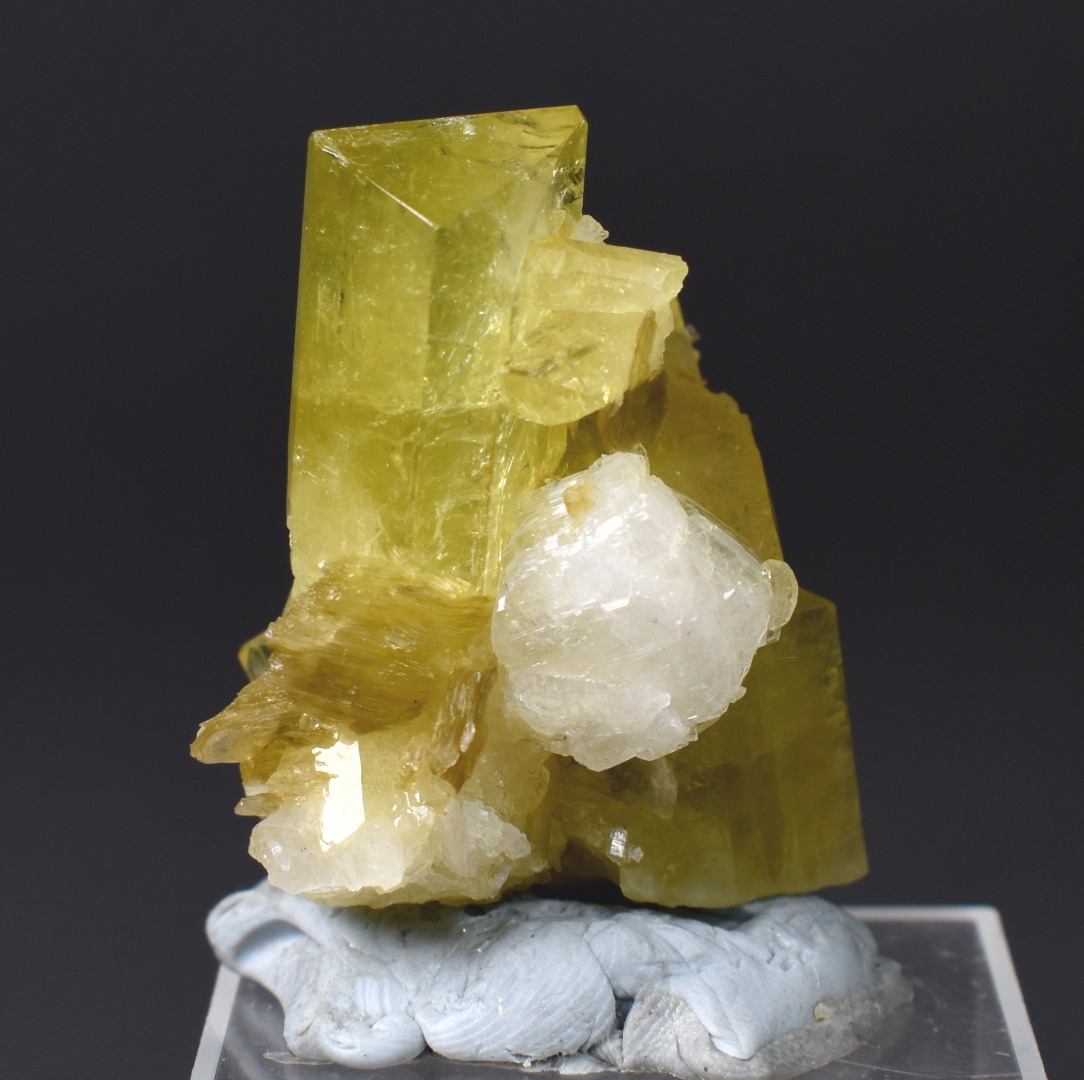 Brazilianite Crystal Cluster with Albite & Muscovite - from Linopolis, Minas Gerais, Brazil, museum quality, 28g - Image 3