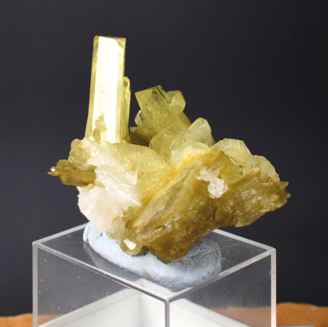 Brazilianite Crystal Cluster with Albite & Muscovite - from Linopolis, Minas Gerais, Brazil, museum quality, 35g - Image 3