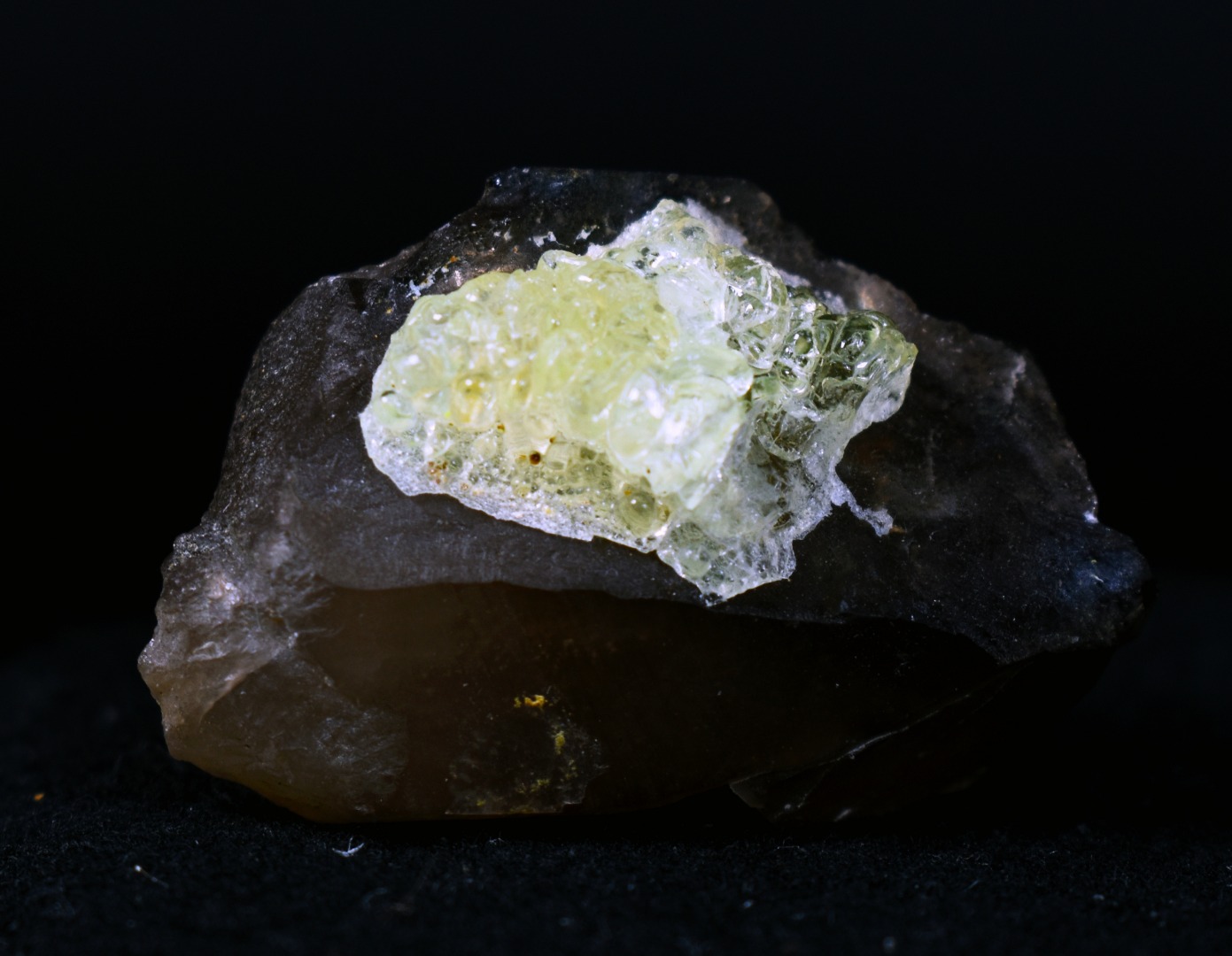 Fluorescent Hyalite Opal with Smoky Quartz - Mineral from Erongo Mountains Namibia, 24 grams - Image 8