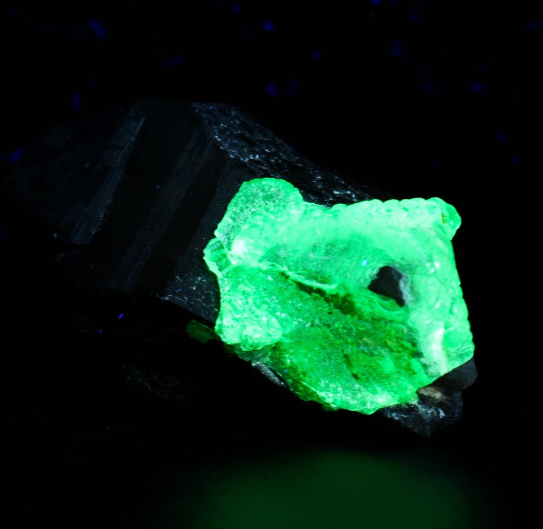 Fluorescent Hyalite Opal with Smoky Quartz - Mineral from Erongo Mountains Namibia, 28 grams - Image 8