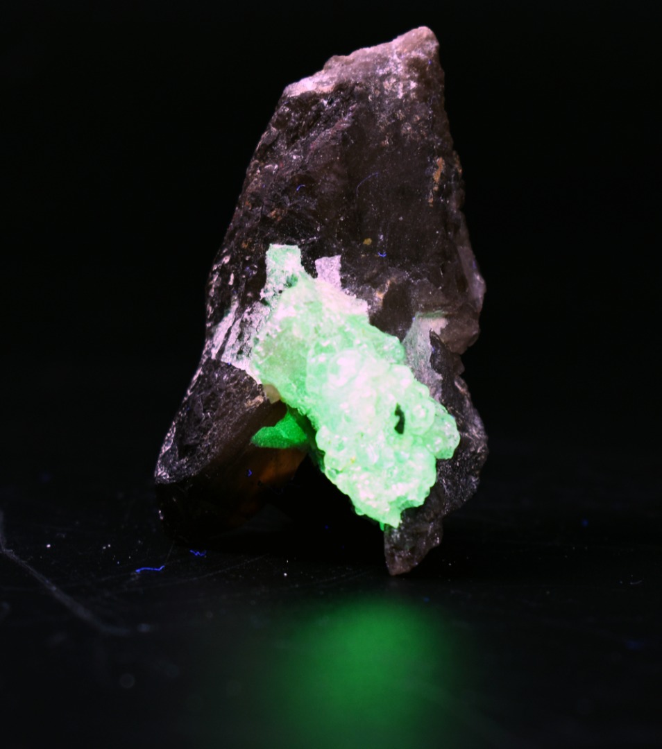 Fluorescent Hyalite Opal with Smoky Quartz - Mineral from Erongo Mountains Namibia, 26 grams - Image 8