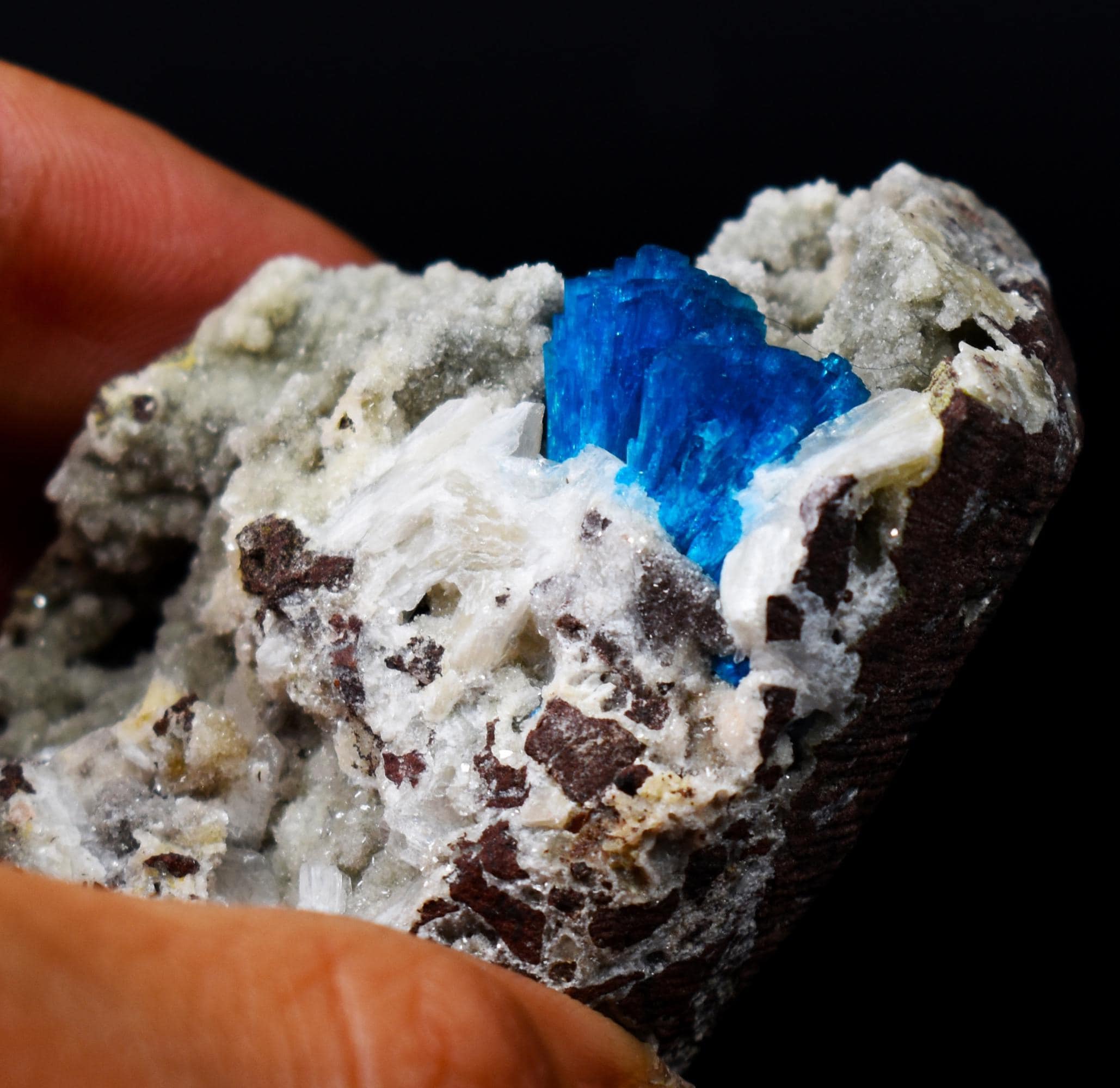 Rare Cavansite Cluster with Stilbite & Heulandite On Matrix from Wagholi, Pune, India - 86 grams - Image 5