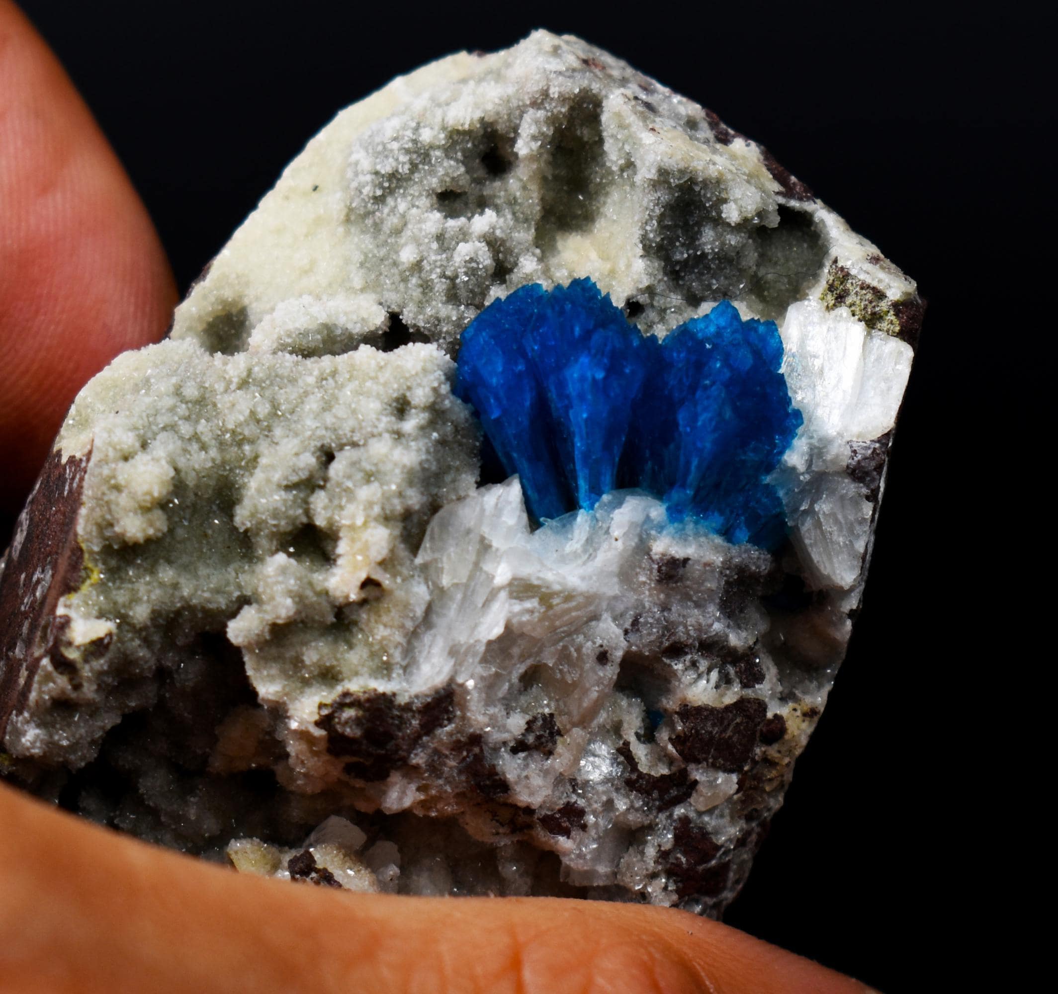 Rare Cavansite Cluster with Stilbite & Heulandite On Matrix from Wagholi, Pune, India - 86 grams - Image 7