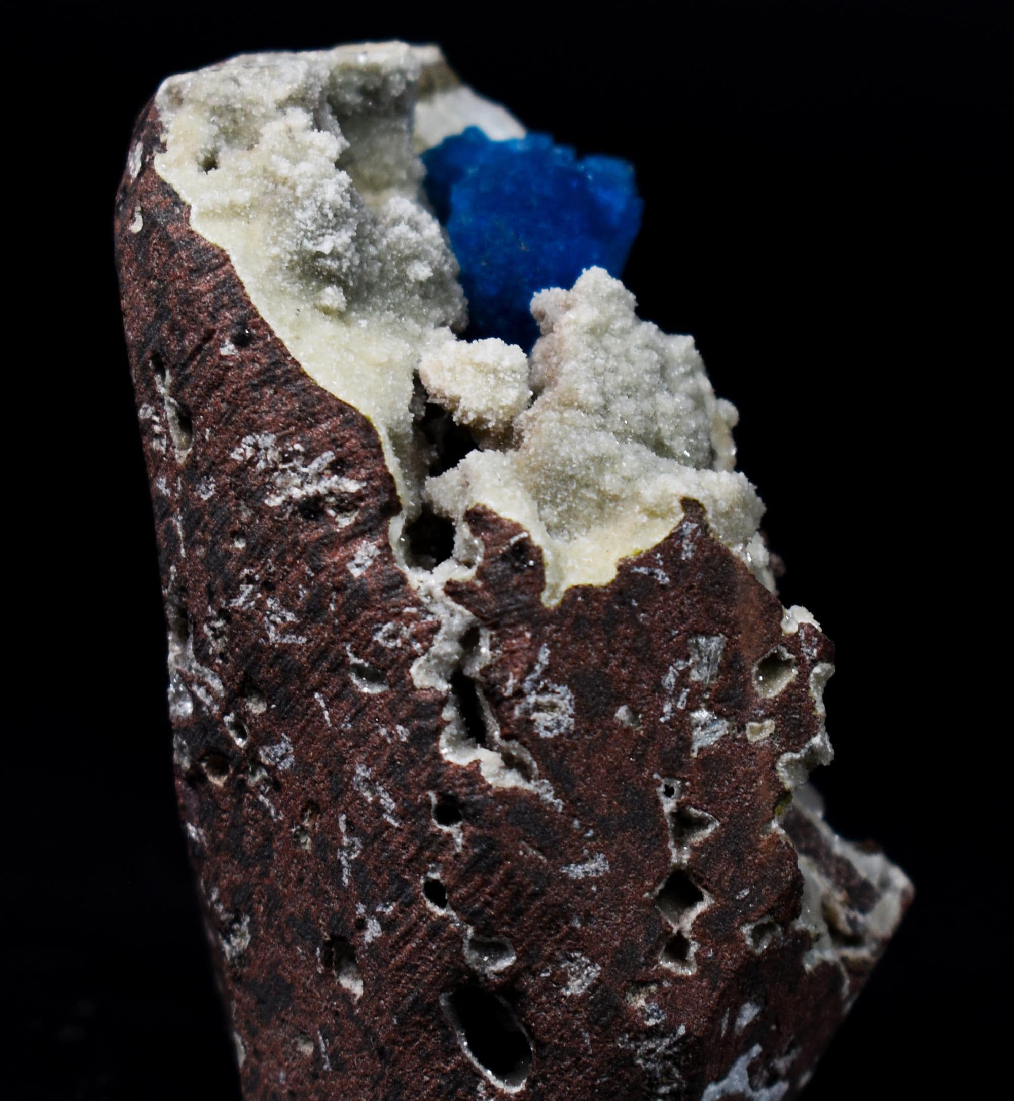 Rare Cavansite Cluster with Stilbite & Heulandite On Matrix from Wagholi, Pune, India - 86 grams - Image 3