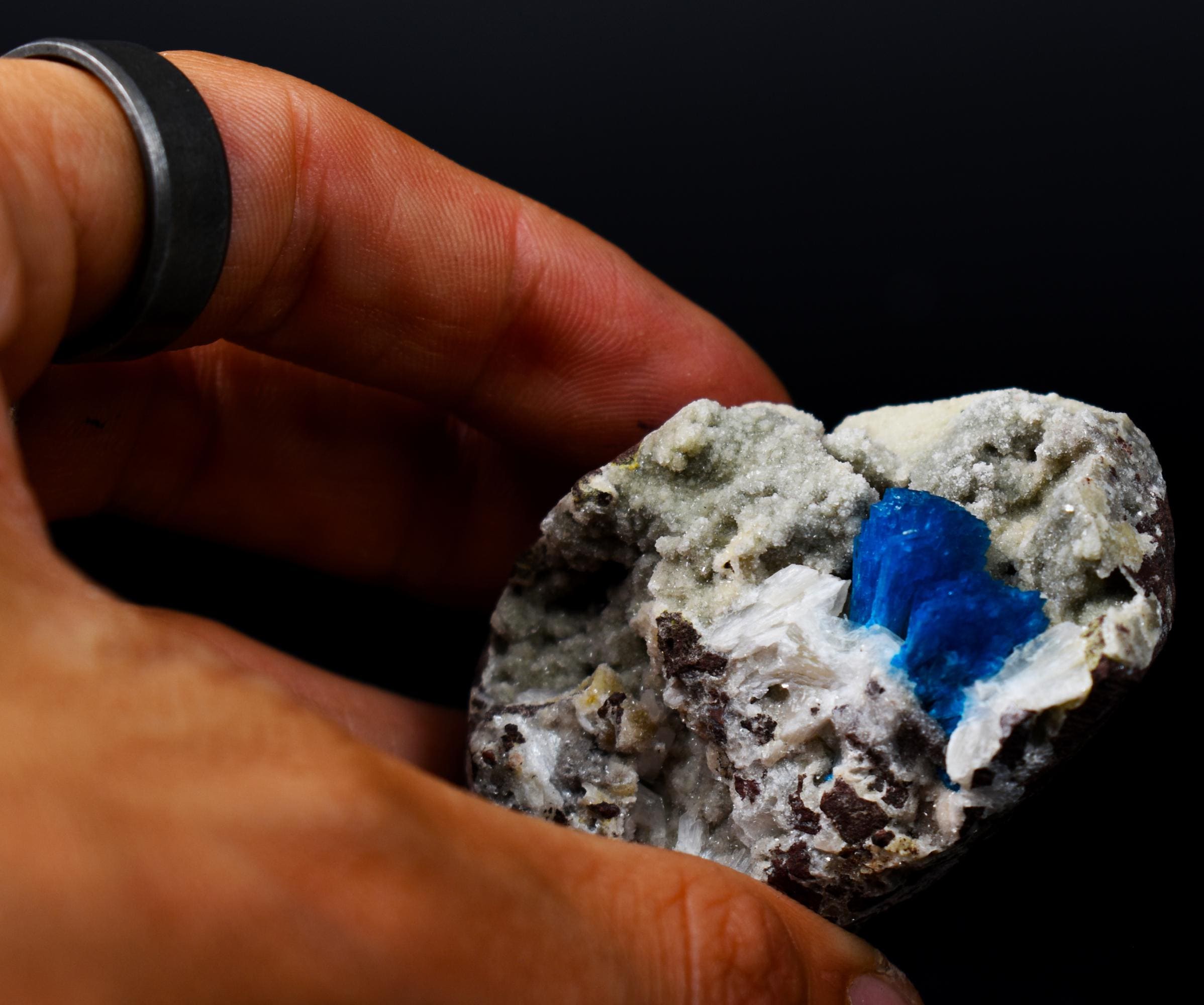 Rare Cavansite Cluster with Stilbite & Heulandite On Matrix from Wagholi, Pune, India - 86 grams - Image 6
