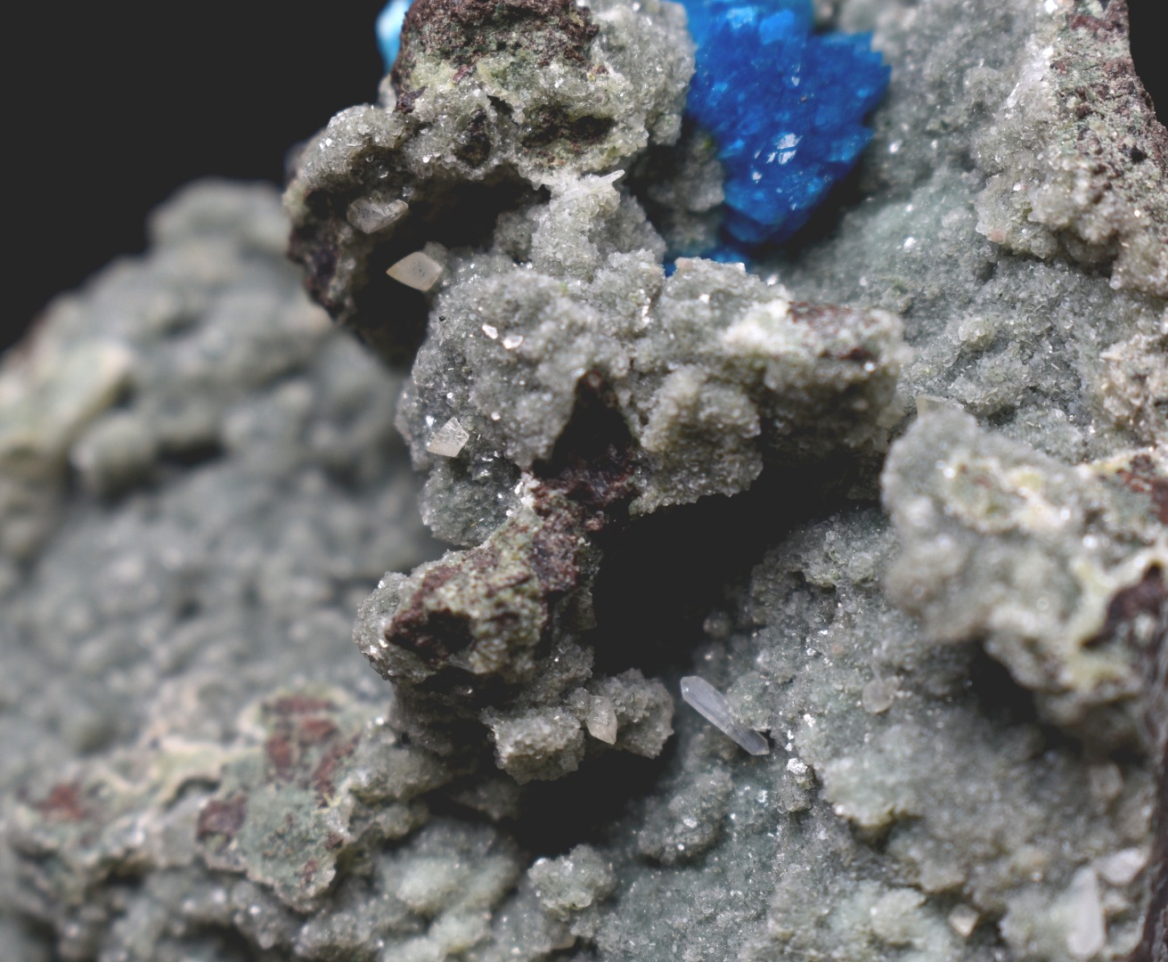 Rare Cavansite Cluster with Stilbite & Heulandite On Matrix from Wagholi, Pune, India - 175 grams - Image 7