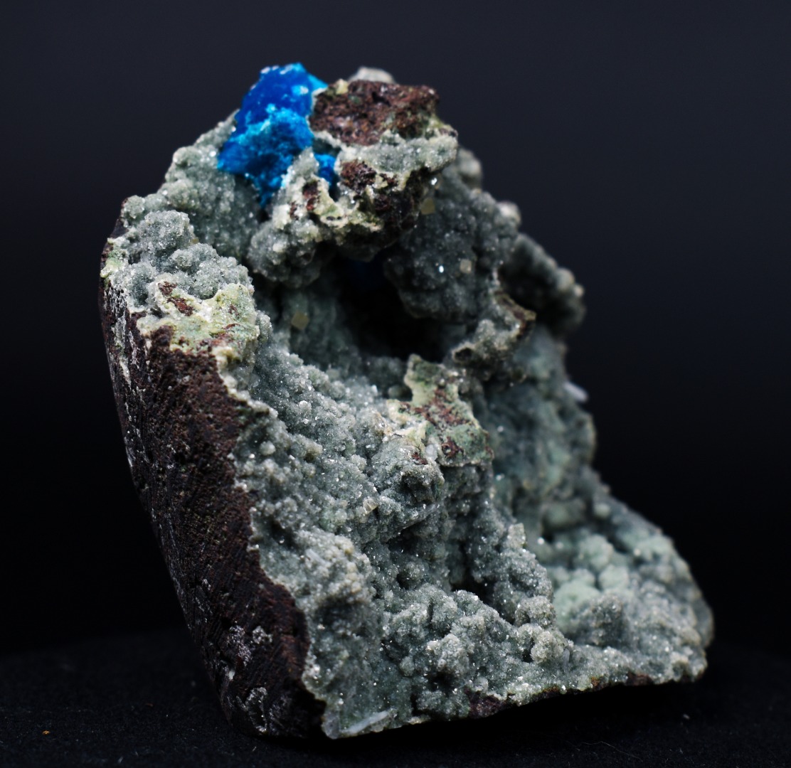 Rare Cavansite Cluster with Stilbite & Heulandite On Matrix from Wagholi, Pune, India - 175 grams - Image 9