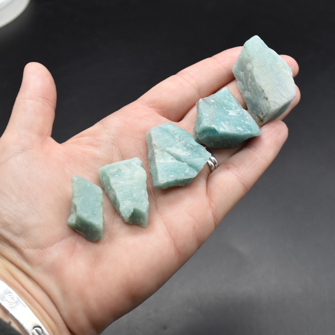 Azumar Azozeo Raw Quartz Crystal - 5 Sizes - 1 Count - Image 3