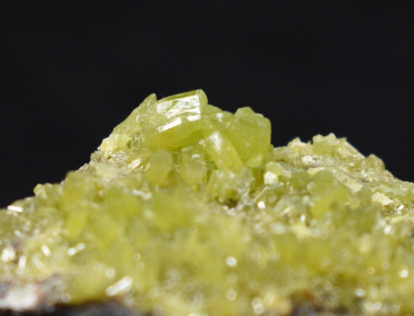 Lustrous Apple Green Pyromorphite Crystal - Daoping Mine, China Rare - 10.9 grams - Image 8