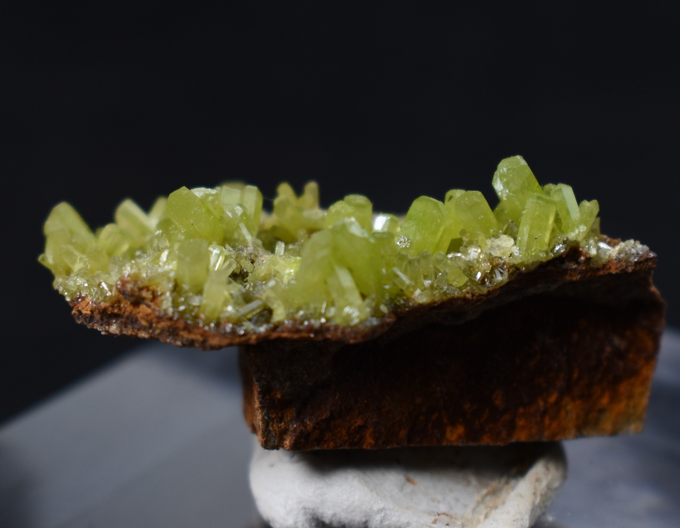Lustrous Apple Green Pyromorphite Crystal - Daoping Mine, China - Rare - 9.7 grams - Image 3