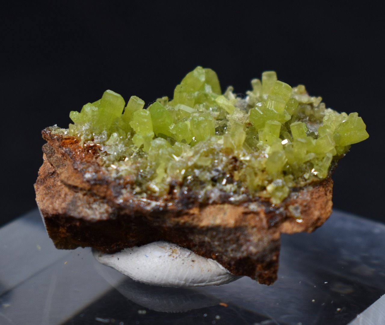 Lustrous Apple Green Pyromorphite Crystal - Daoping Mine, China - Rare - 9.7 grams