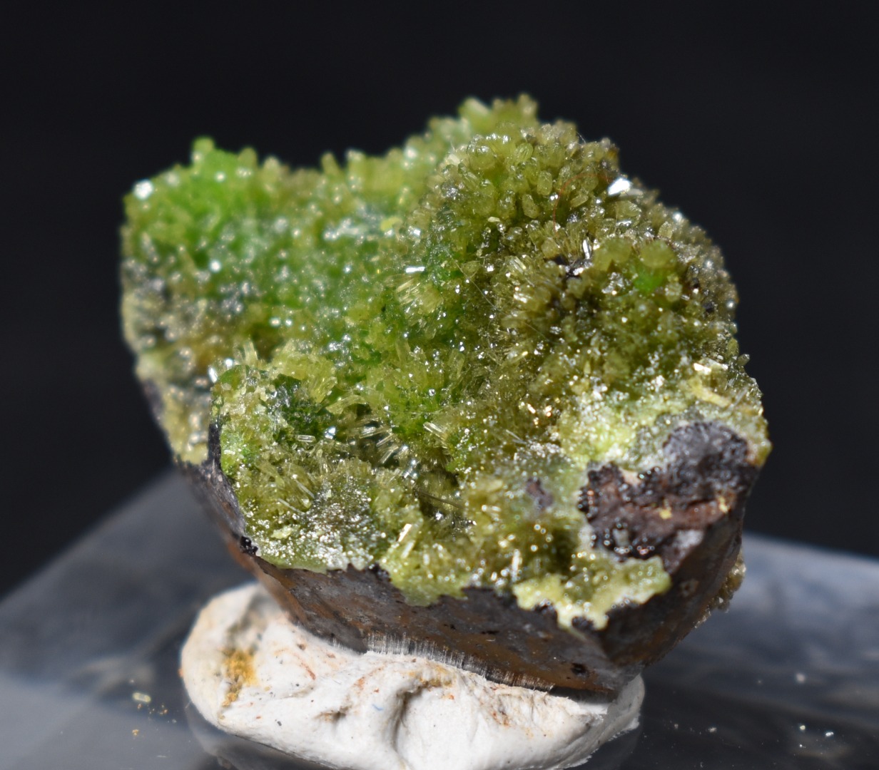 Lustrous Apple Green Pyromorphite Crystal - Daoping Mine, China - Rare - 18 grams - Image 2
