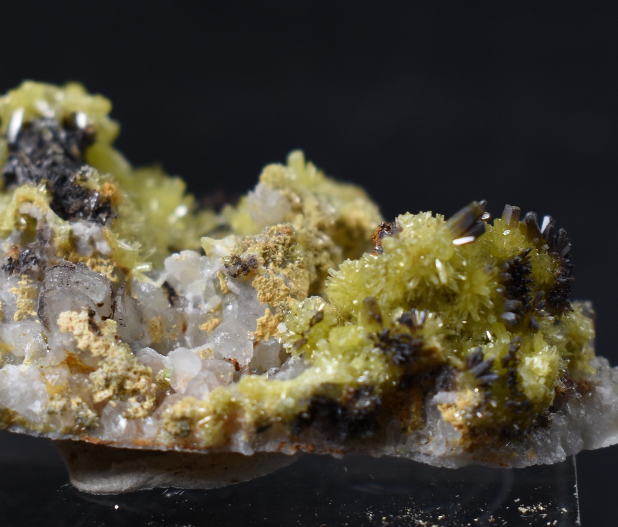 Lustrous Apple Green & Brown Pyromorphite Crystal - Daoping Mine, China - Rare - 14.2 grams - Image 6