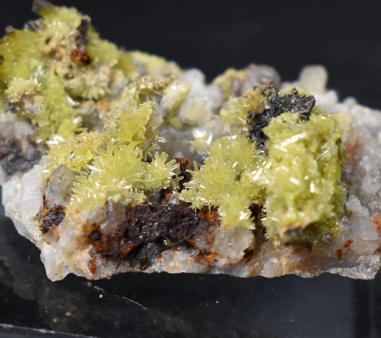 Lustrous Apple Green & Brown Pyromorphite Crystal - Daoping Mine, China - Rare - 14.2 grams - Image 4
