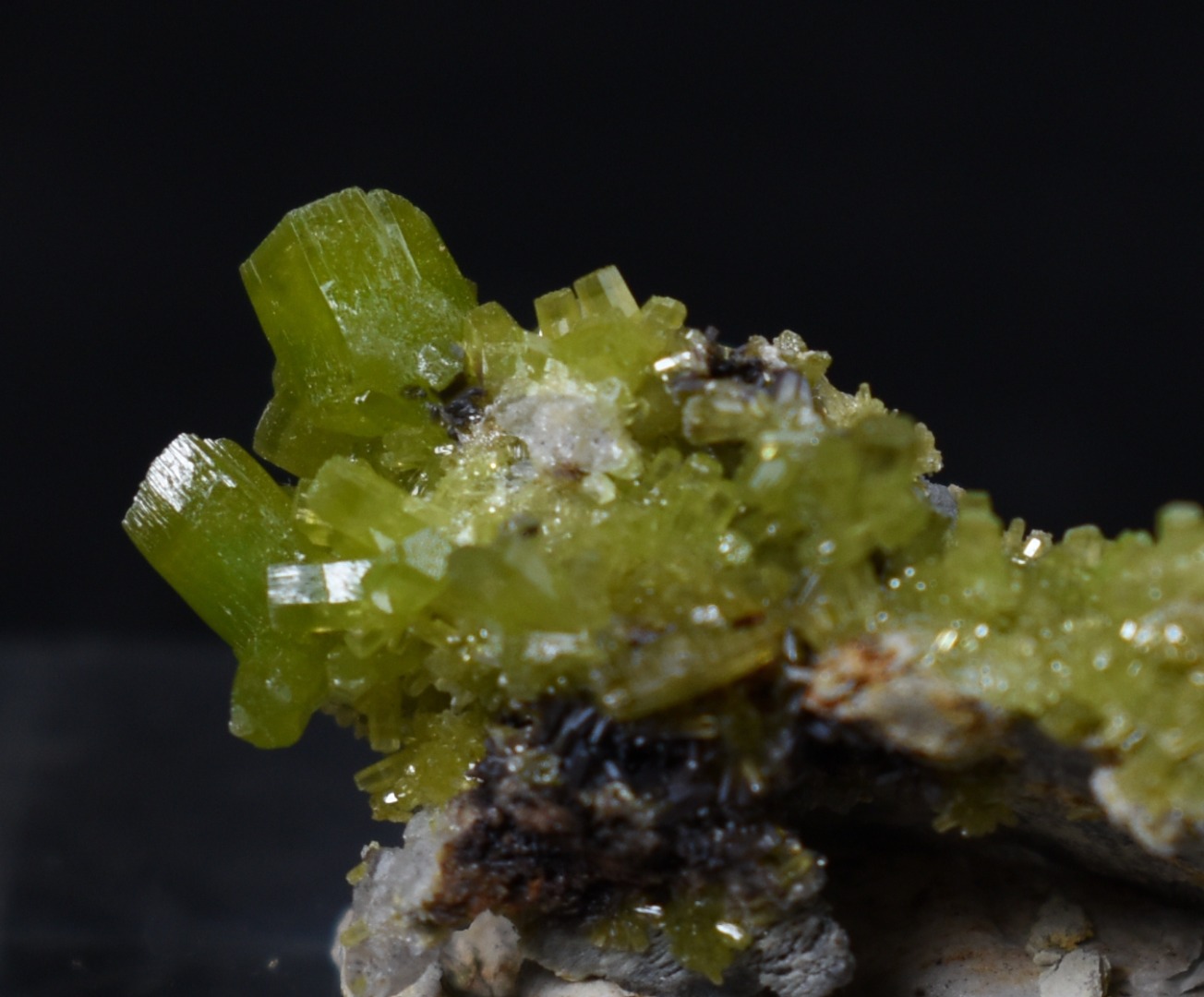 Lustrous Apple Green Pyromorphite Crystal - Daoping Mine, China - Rare - 4.6 grams - Image 6