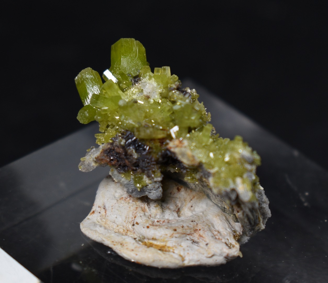 Lustrous Apple Green Pyromorphite Crystal - Daoping Mine, China - Rare - 4.6 grams