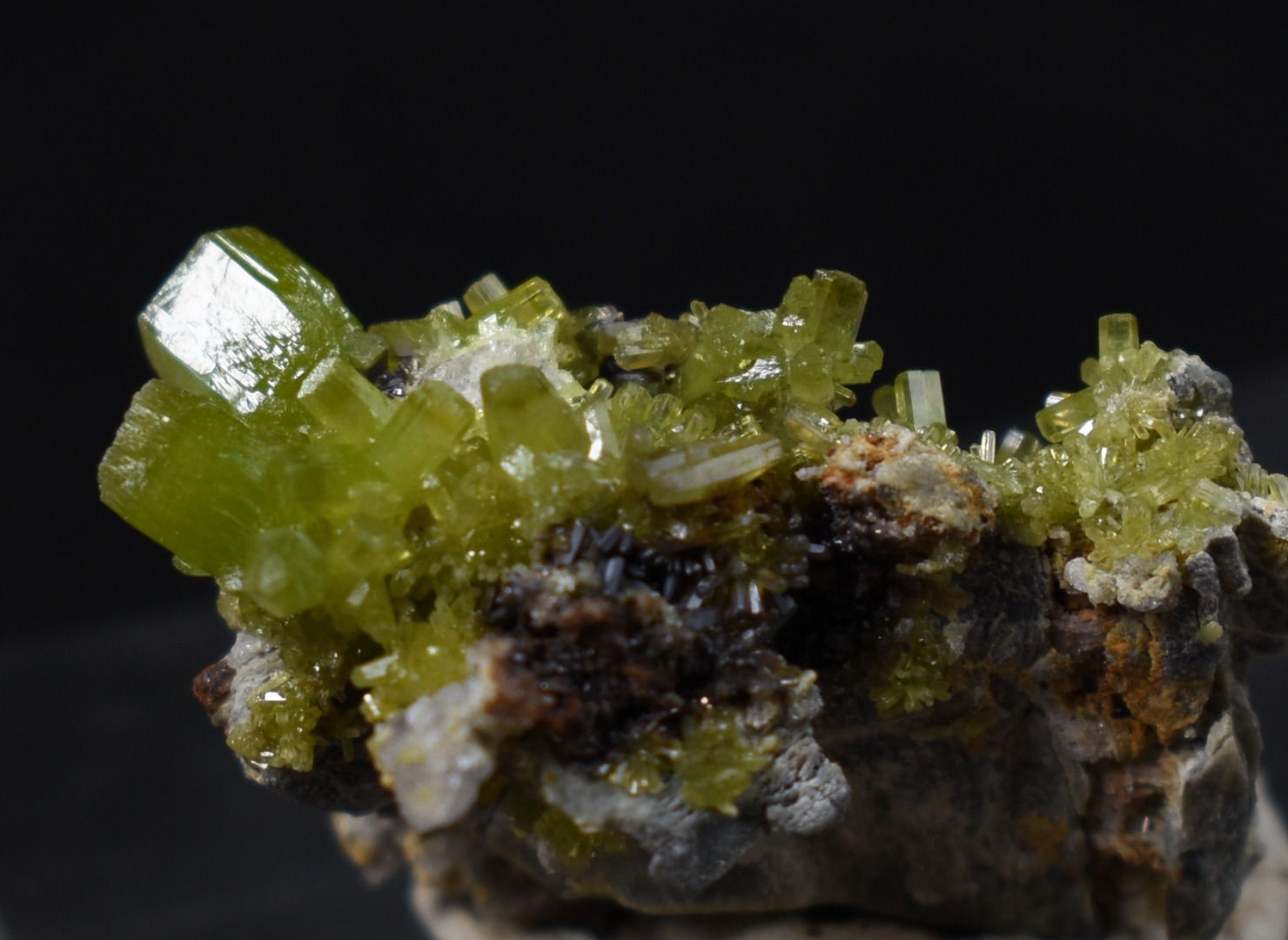 Lustrous Apple Green Pyromorphite Crystal - Daoping Mine, China - Rare - 4.6 grams - Image 7