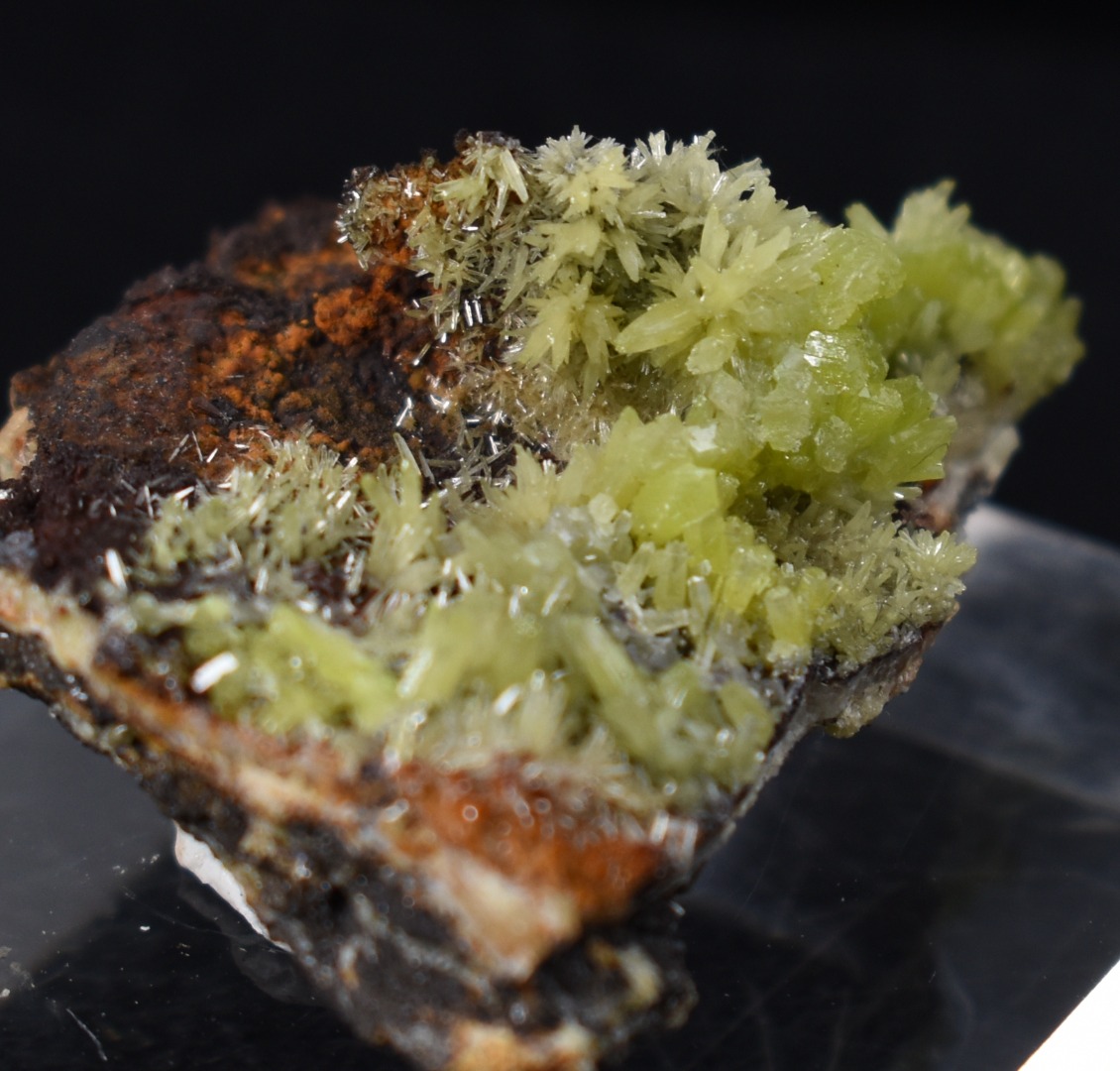Lustrous Apple Green Pyromorphite Crystal - Daoping Mine, China - Rare - 14.4 grams - Image 9