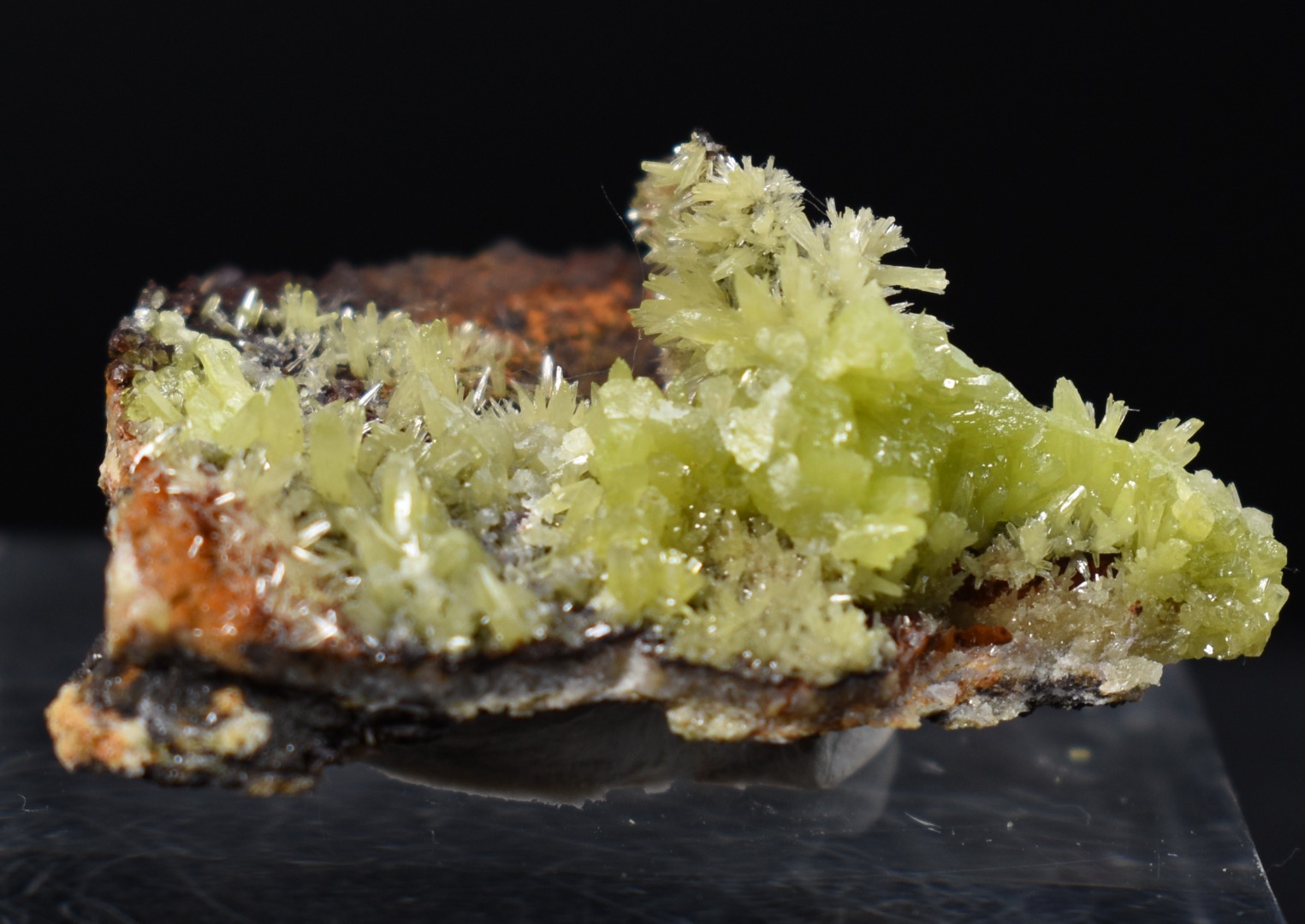 Lustrous Apple Green Pyromorphite Crystal - Daoping Mine, China - Rare - 14.4 grams - Image 2