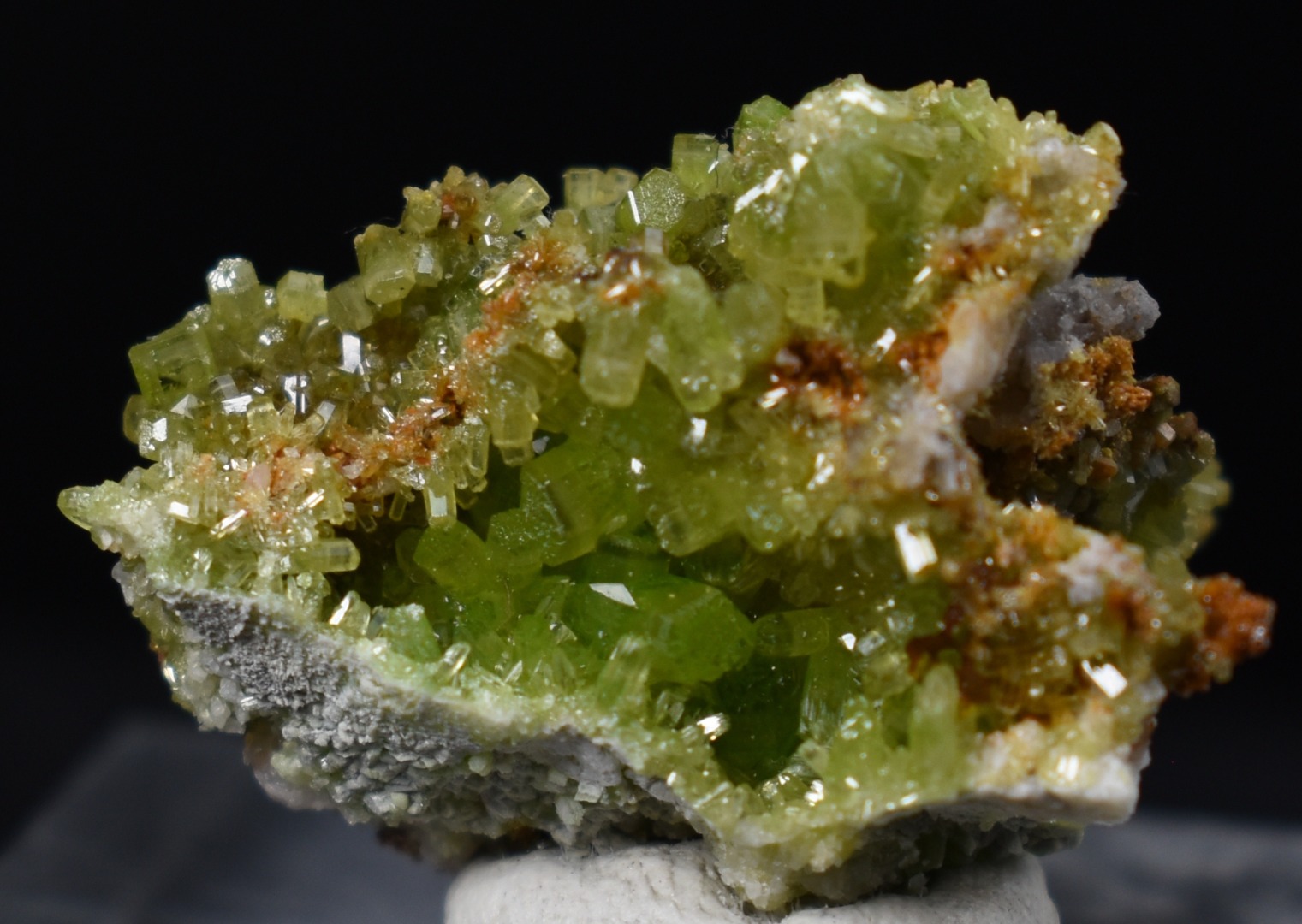 Lustrous Apple Green Pyromorphite Crystal - Daoping Mine, China - Rare - 10.7 grams - Image 4
