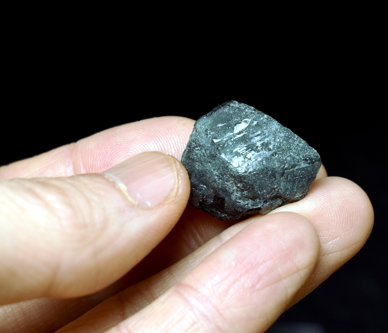Natural Alexandrite / Chrysoberyl Rough Crystal from Brazil | Rare Colour Change Alexandrite Specimen - 1 PC - 34CT - Image 7