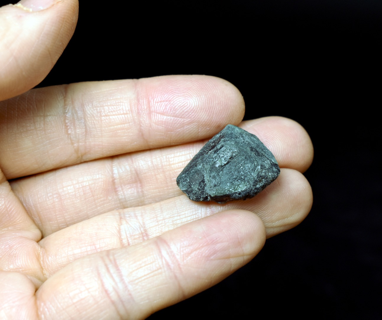 Natural Alexandrite / Chrysoberyl Rough Crystal from Brazil | Rare Colour Change Alexandrite Specimen - 1 PC - 34CT - Image 9