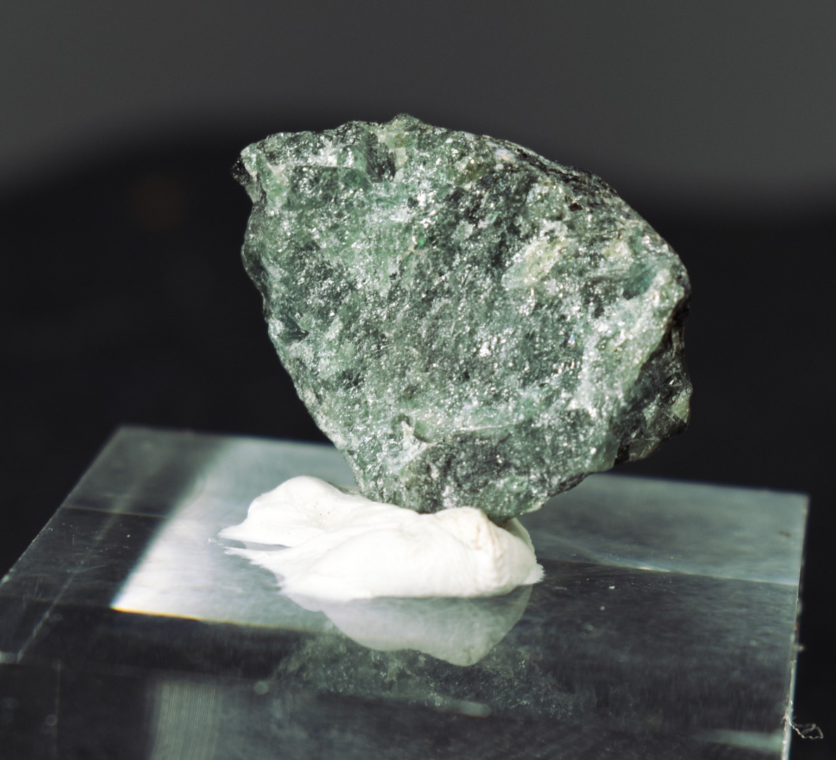 Natural Alexandrite / Chrysoberyl Rough Crystal from Brazil | Rare Colour Change Alexandrite Specimen - 1 PC - 33CT - Image 3