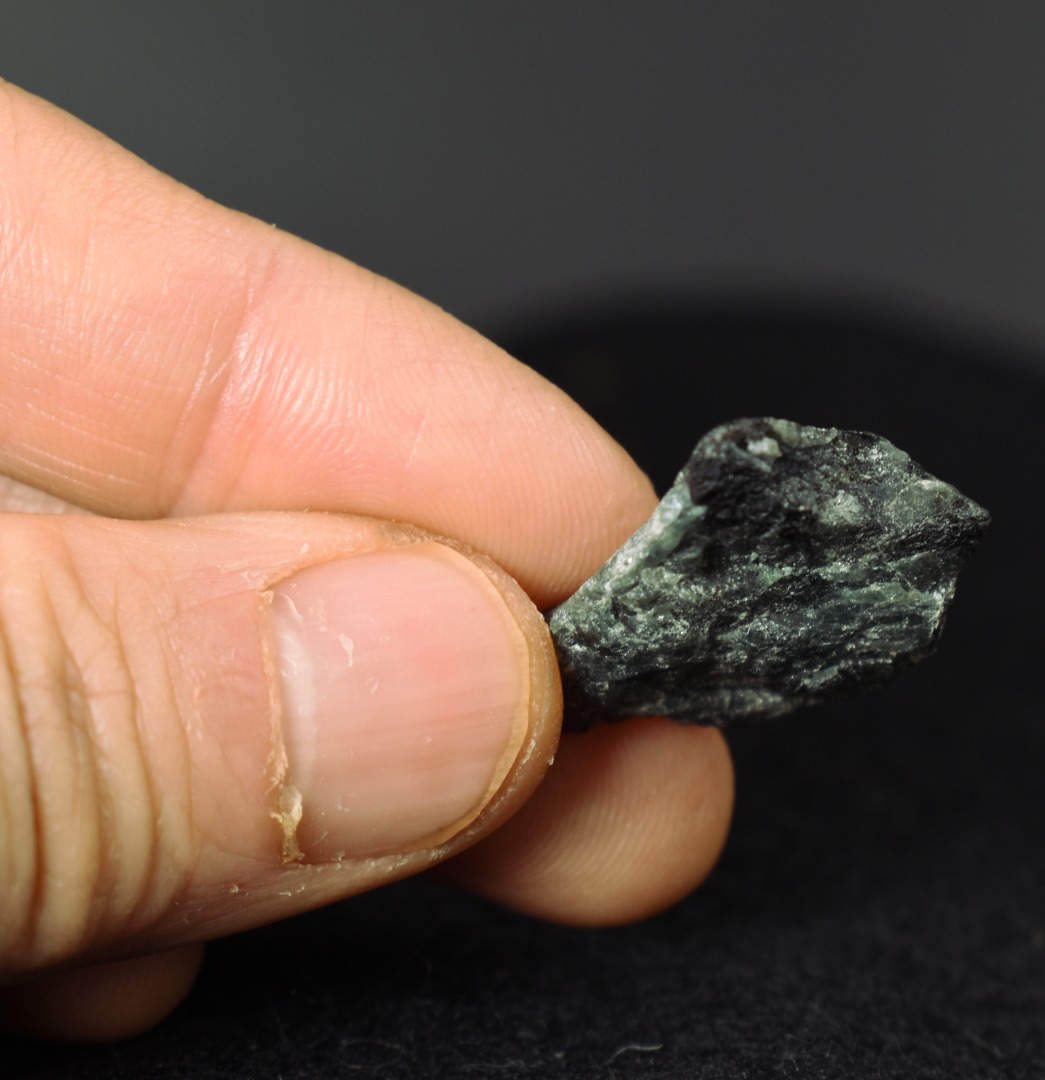 Natural Alexandrite / Chrysoberyl Rough Crystal from Brazil | Rare Colour Change Alexandrite Specimen - 1 PC - 33CT - Image 5